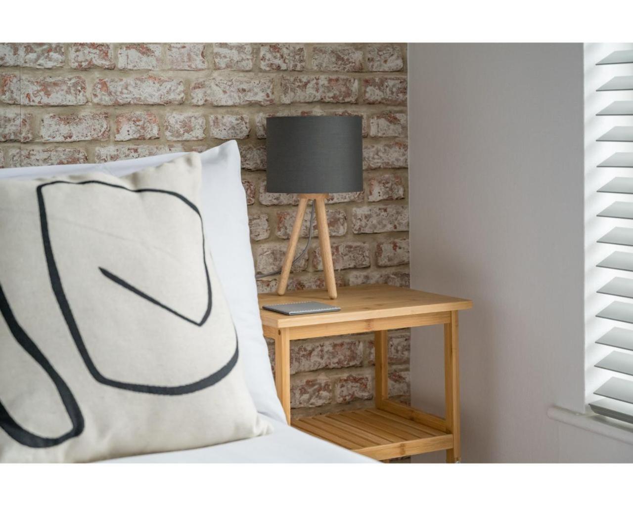 Central Belfast Apartments Belfast Work-Rest-Play R&R Zimmer foto